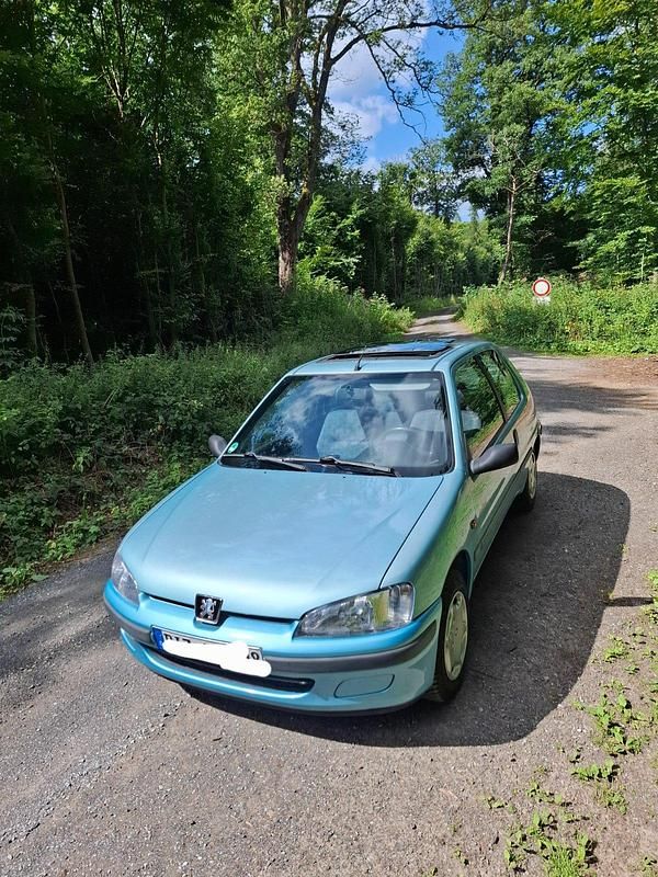 Grün Gebraucht 1998 Peugeot 106 Kleinwagen | 1.900 € - Bild 1/4