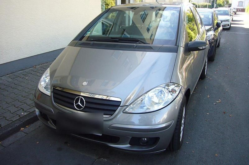 Grau Gebraucht 2007 Mercedes A150 Limousine | 2.400 € (Superpreis) - Bild 1/4