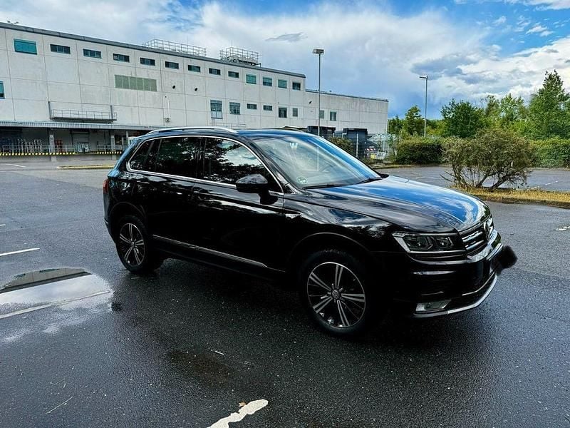Schwarz Gebraucht 2017 VW Tiguan Highline SUV | 19.000 € (Superpreis) - Bild 1/4
