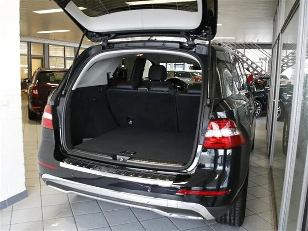 Gebraucht Mercedes ML350 258 PS (189 kW) 2012 Schwarz SUV