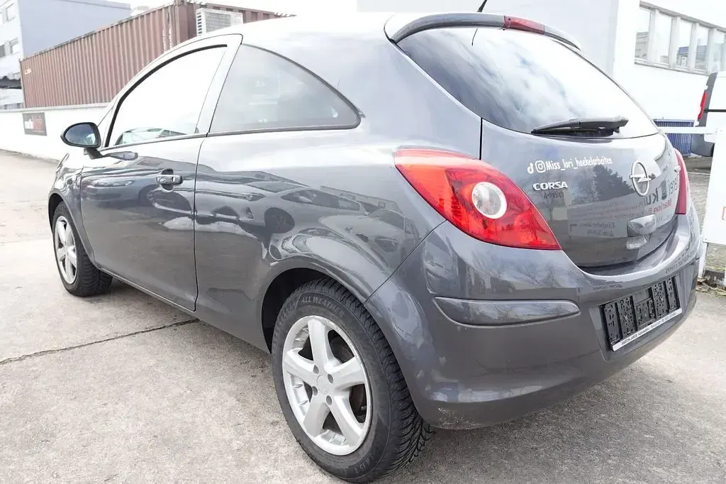 Gebraucht Opel Corsa Edition 69 PS (50 kW) 2010 Grau Kleinwagen