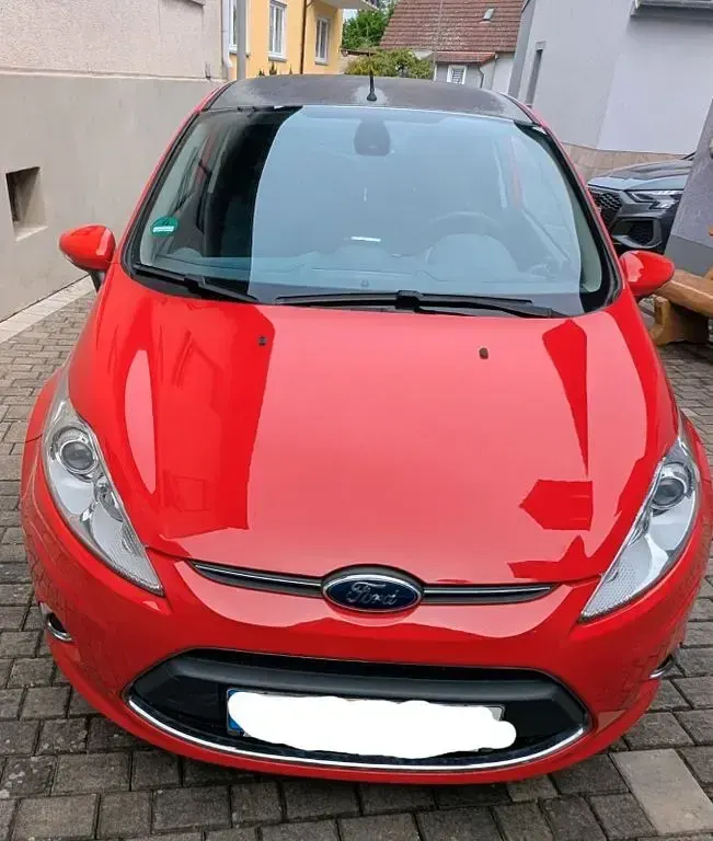 Gebraucht Ford Fiesta Titanium 120 PS (88 kW) 2010 Rot Limousine