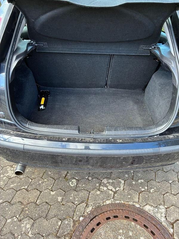 Usata Ford Focus 116 CV (85 kW) 2004 Nero Utilitaria