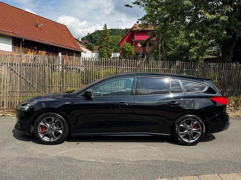 Gebraucht Ford Focus ST 125 PS (91 kW) 2021 Schwarz Kombi