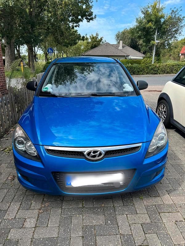 Blau Gebraucht 2010 Hyundai i30 Kleinwagen | 2.300 € (Fairer Preis) - Bild 1/4