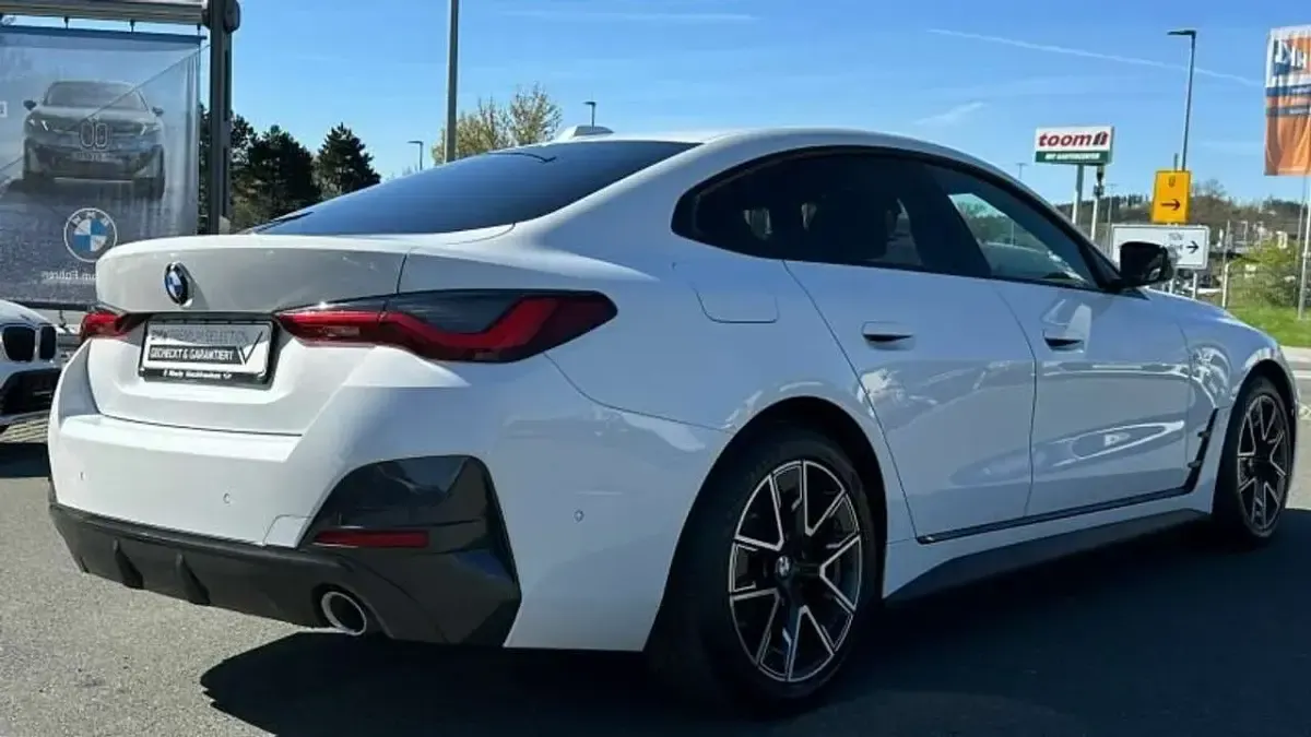 Gebraucht BMW 420 M Sport 190 PS (139 kW) 2023 Alpinweiss Coupé