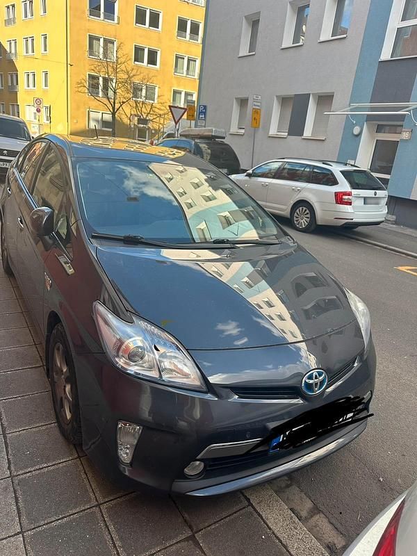 Gebraucht Toyota Prius Life 136 PS (100 kW) 2013 Grau Coupé