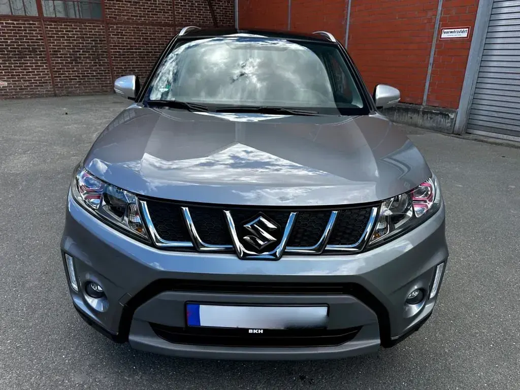Gebraucht Suzuki Vitara 140 PS (102 kW) 2017 Silber SUV