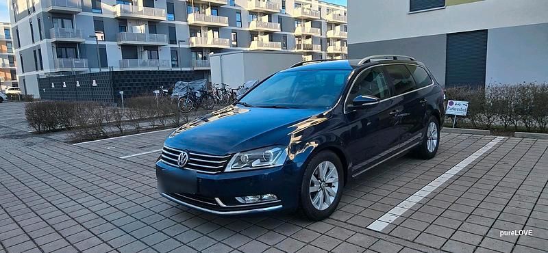 Gebraucht VW Passat Highline 140 PS (102 kW) 2012 Blau Kombi