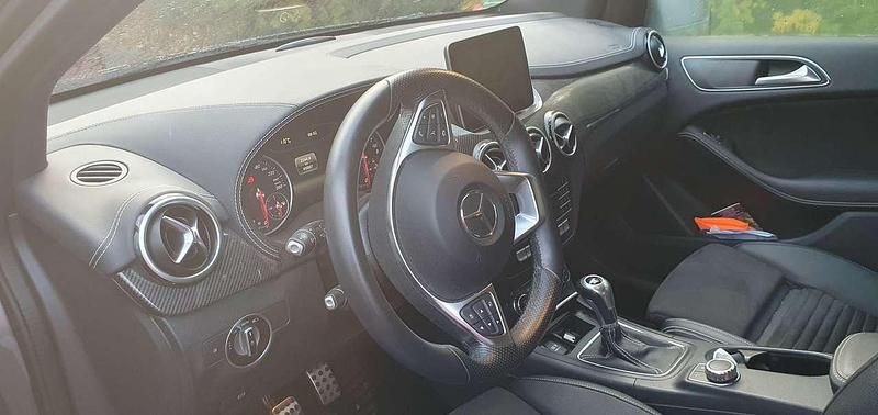 Gebraucht Mercedes B250 Edition 211 PS (155 kW) 2017 Grau Van / Kleinbus