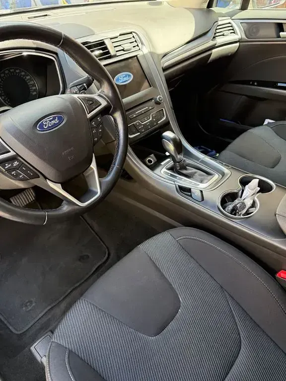 Używany Ford Mondeo Vignale 150 KM (110 kW) 2018 Beżowy Sedan/Limuzyna