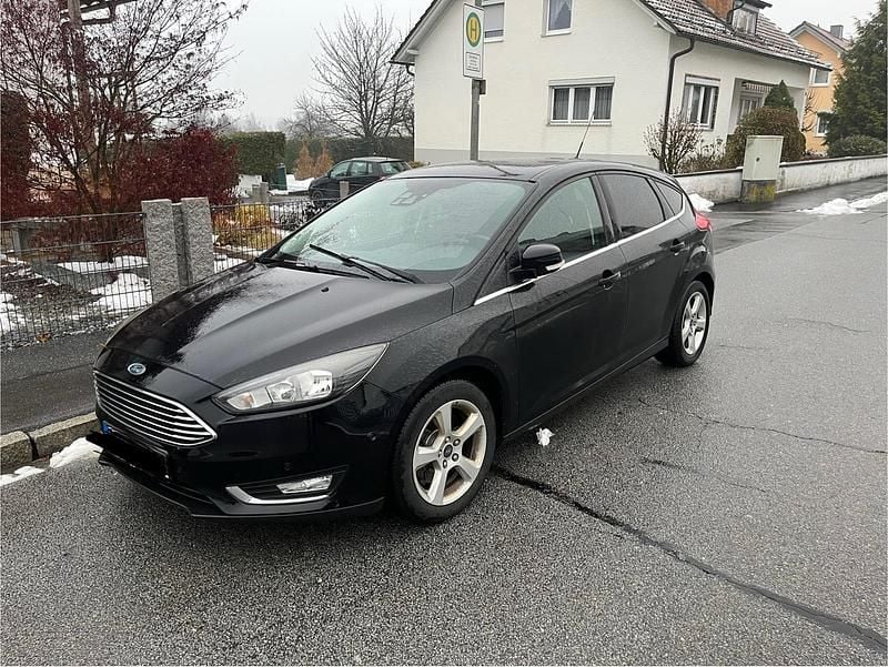 Gebraucht Ford Focus Titanium 150 PS (110 kW) 2015 Schwarz Limousine