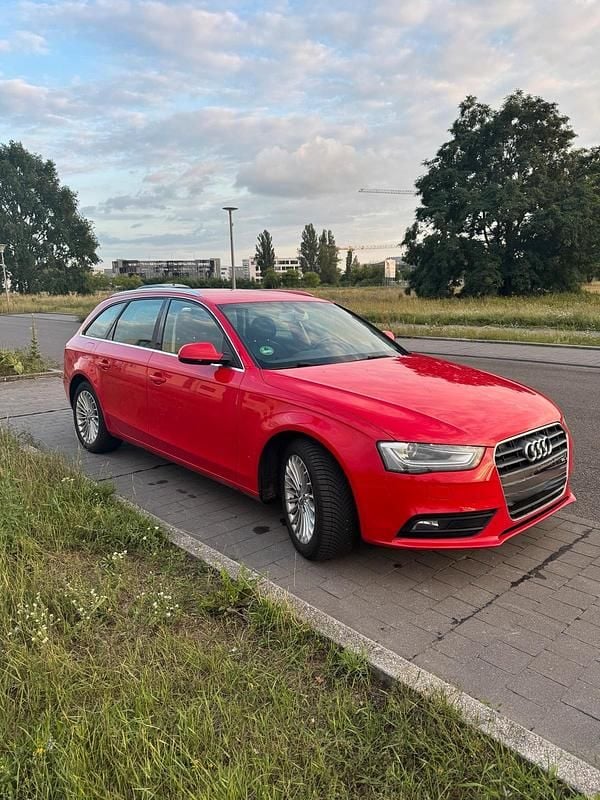 Gebraucht Audi A4 Ambition 150 PS (110 kW) 2015 Rot Kombi