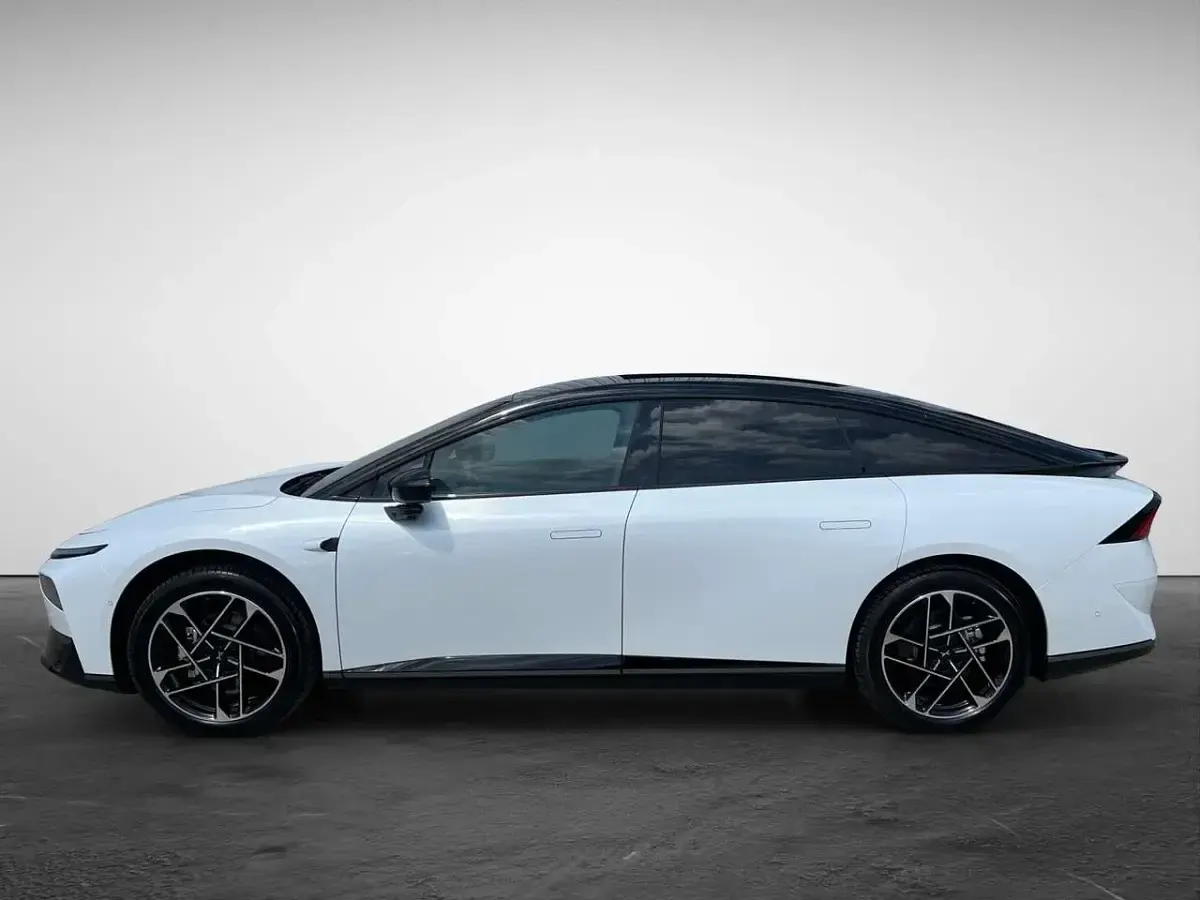 Neu XPENG P7 RWD Long Range 230 kW (313 PS) 2026 Arctic white Limousine