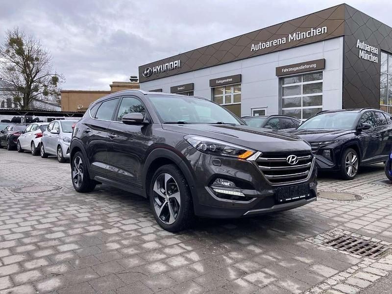 Gebraucht Hyundai Tucson Premium 177 PS (130 kW) 2016 Moon rock / met SUV