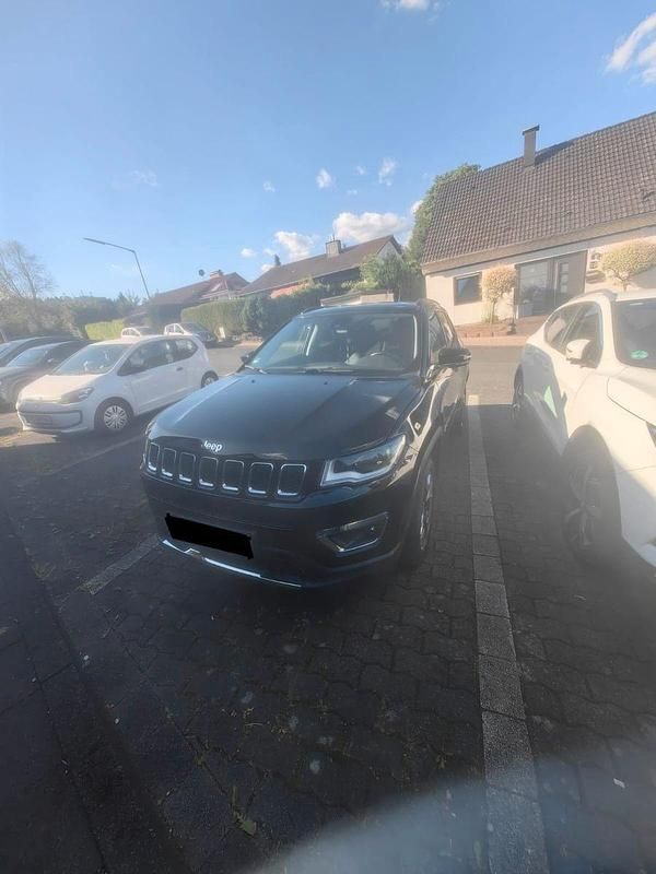 Gebraucht Jeep Compass Limited 170 PS (125 kW) 2019 Schwarz SUV