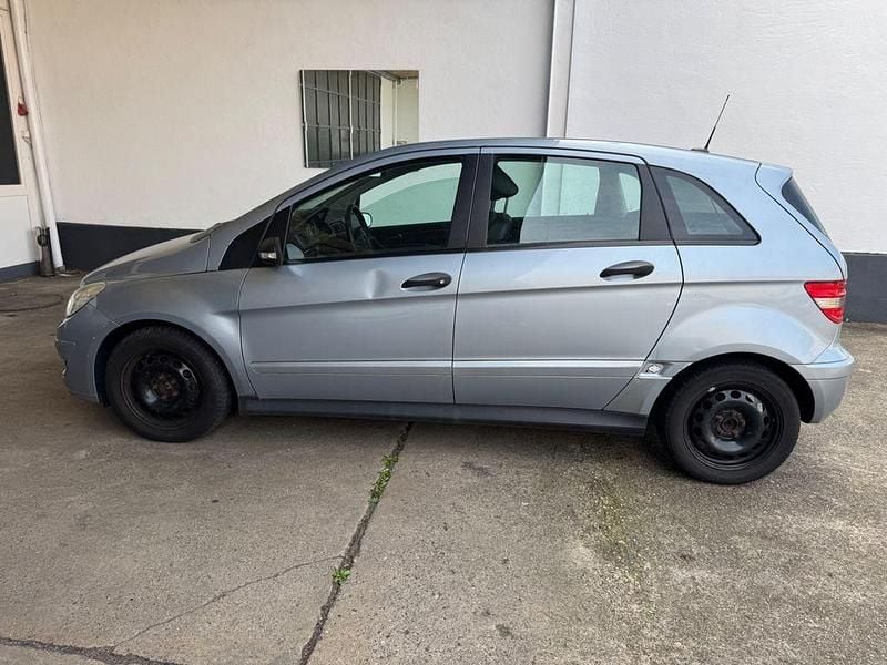 Gebraucht Mercedes B200 136 PS (100 kW) 2006 Blau Van / Kleinbus