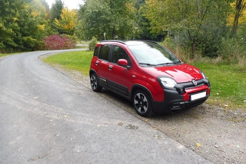 Rot Gebraucht 2025 Fiat Panda Cross Cross Kleinwagen | 14.800 € (Fairer Preis) - Bild 1/4
