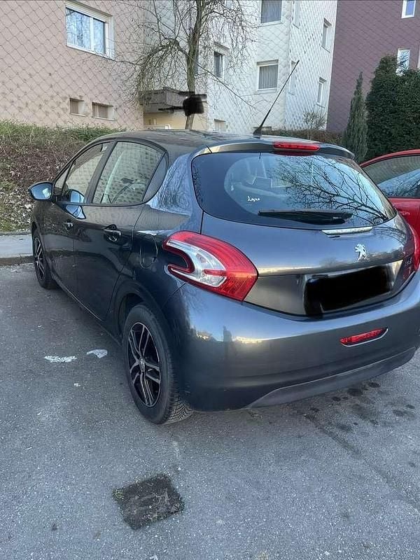 Gebraucht Peugeot 208 Active 82 PS (60 kW) 2012 Kleinwagen