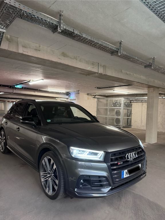 Grau Gebraucht 2019 Audi SQ5 Ambiente SUV | 57.890 € - Bild 1/4
