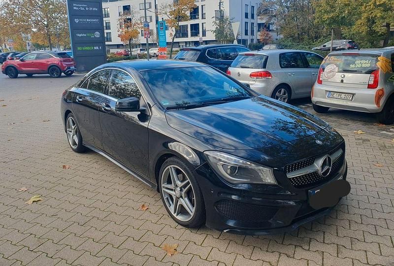 Schwarz Gebraucht 2015 Mercedes CLA200 AMG line Limousine | 10.500 € (Fairer Preis) - Bild 1/4