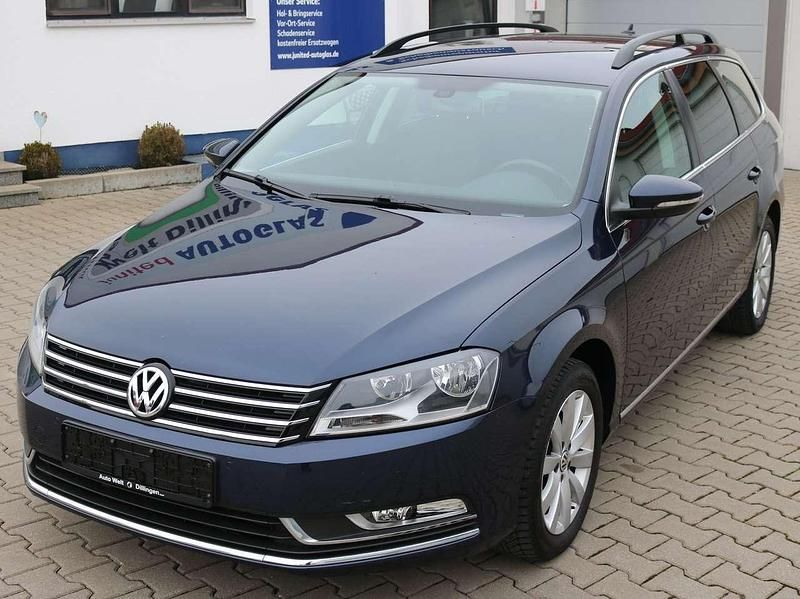Gebraucht VW Passat Comfortline 122 PS (89 kW) 2014 Night blue metallic Kombi