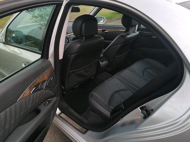 Second-hand Mercedes E300 211 CP (155 kW) 2009 Argintiu Berlinǎ