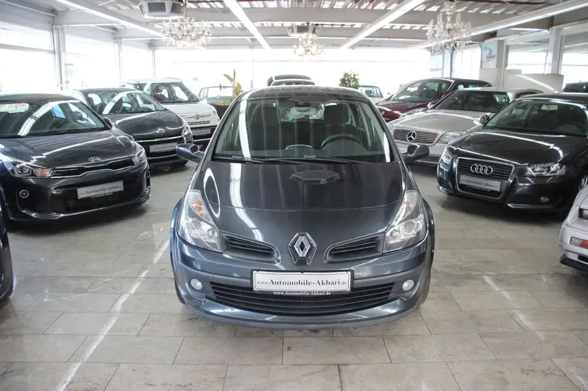 Używany Renault Clio III Dynamique 111 KM (81 kW) 2006 Szary Sedan/Limuzyna