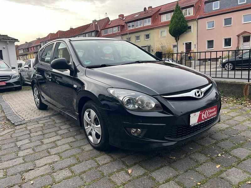 Gebraucht Hyundai i30 Edition+ 109 PS (80 kW) 2010 Schwarz Limousine
