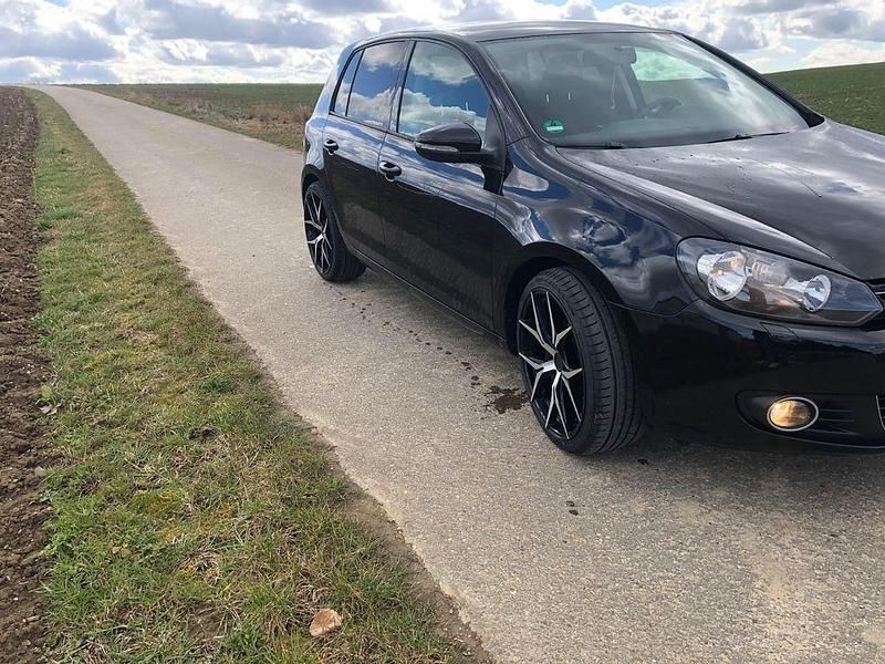 Gebraucht VW Golf VI Style 122 PS (89 kW) 2011 Schwarz Kleinwagen