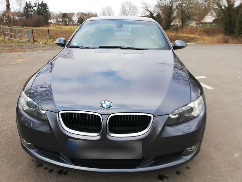 Gebraucht BMW 320 Cabriolet Performance 170 PS (125 kW) 2010 Grau Cabrio