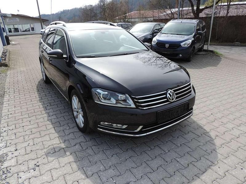 Gebraucht VW Passat Highline 140 PS (102 kW) 2013 Deep black perleffekt Kombi