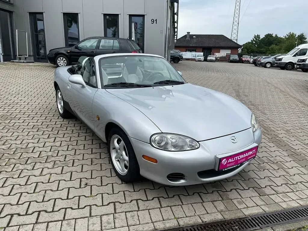 Second-hand Mazda MX5 145 CP (106 kW) 2001 Argintiu Cabrio