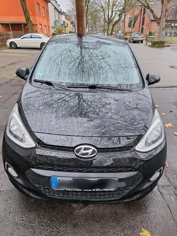 Schwarz Gebraucht 2015 Hyundai i10 Kleinwagen | 7.950 € (Guter Preis) - Bild 1/4