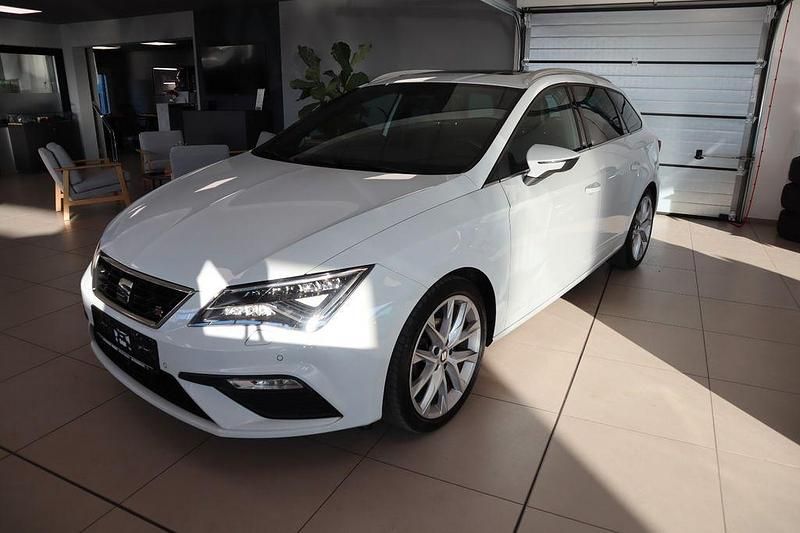 Weiß Gebraucht 2017 Seat Leon ST FR Kombi | 15.890 € (Fairer Preis) - Bild 1/4