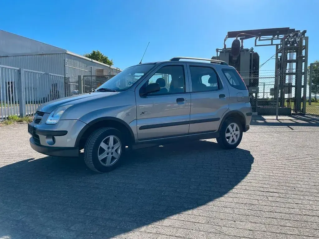 Second-hand Suzuki Ignis 94 CP (69 kW) 2004 Gri Hatchback