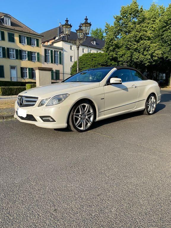 Gebraucht Mercedes E350 Avantgarde 231 PS (169 kW) 2010 Weiß Cabrio