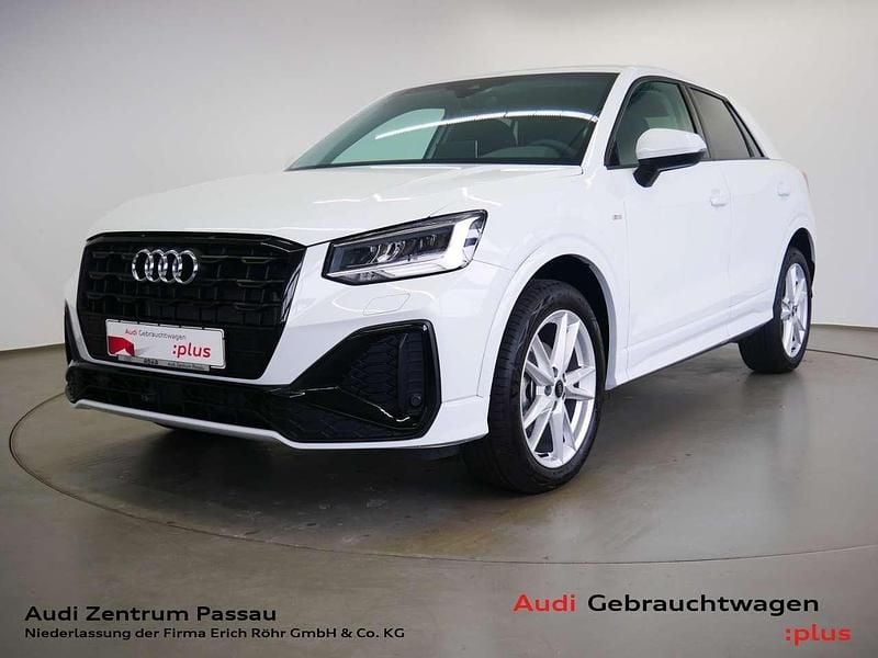 Gletscherweiß metallic Gebraucht 2024 Audi Q2 S-Line SUV | 30.000 € (Fairer Preis) - Bild 1/4