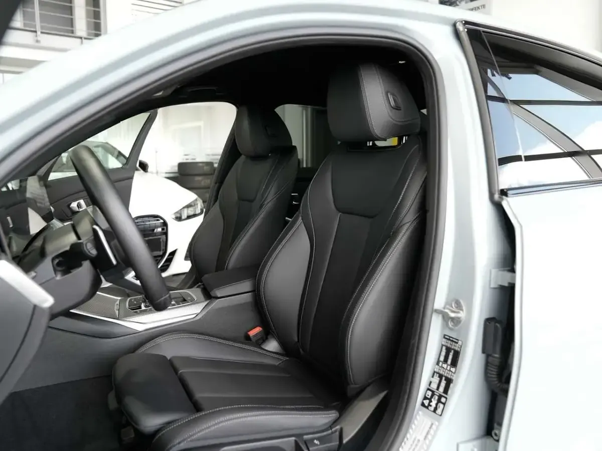 Gebraucht BMW 320 M Sport 184 PS (135 kW) 2026 M brooklyn grau Limousine