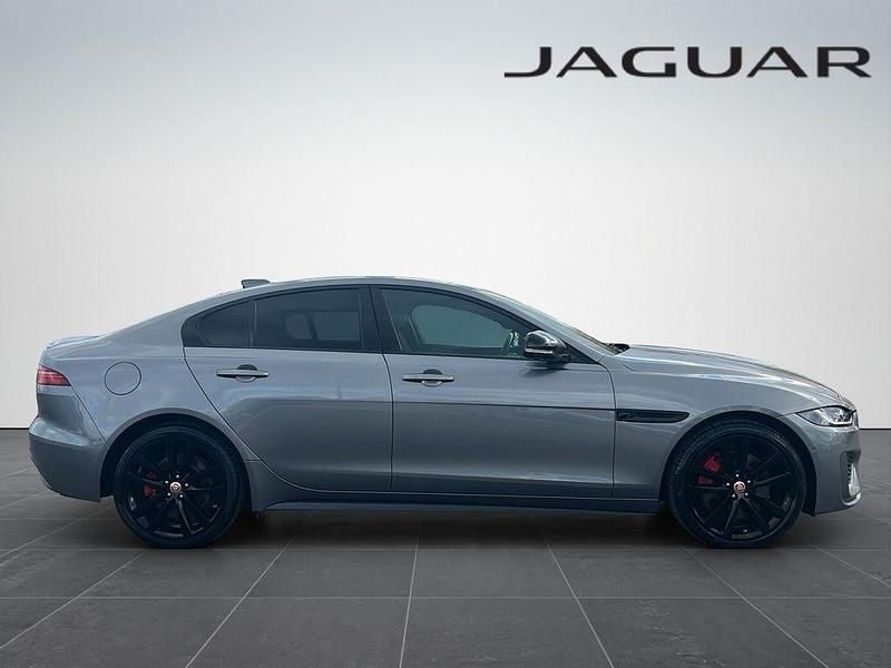 Gebraucht Jaguar XE R-Dynamic 204 PS (150 kW) 2022 Grau Limousine