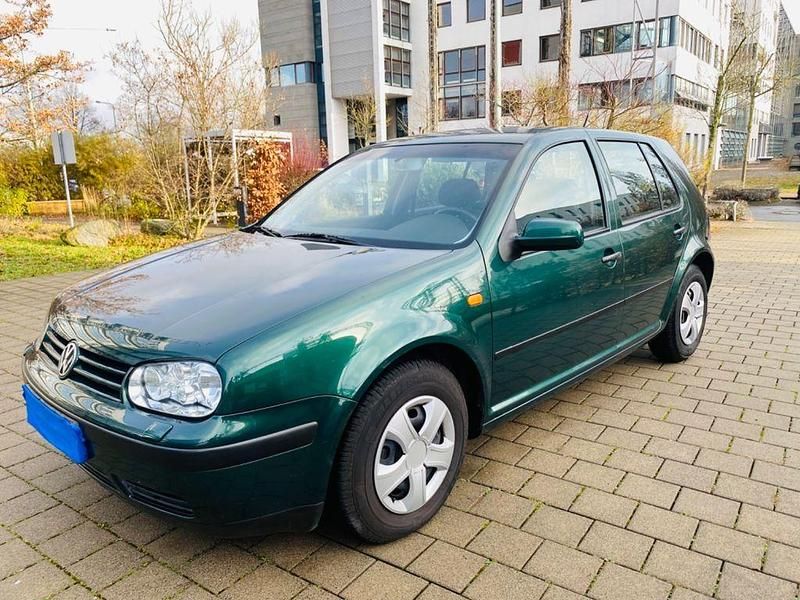 Grün Gebraucht 2000 VW Golf Limousine | 4.500 € (Etwas zu teuer) - Bild 1/4