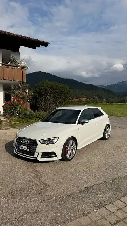 Gebraucht Audi S3 Ambiente 310 PS (228 kW) 2016 Weiß Limousine