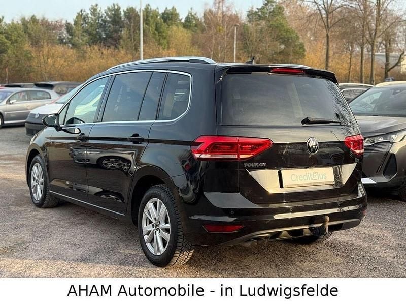 Gebraucht VW Touran Highline 150 PS (110 kW) 2021 Schwarz Van / Kleinbus