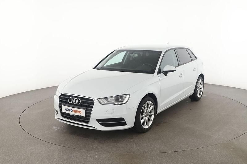 Weiß Gebraucht 2015 Audi A3 Attraction Limousine | 12.540 € (Fairer Preis) - Bild 1/3