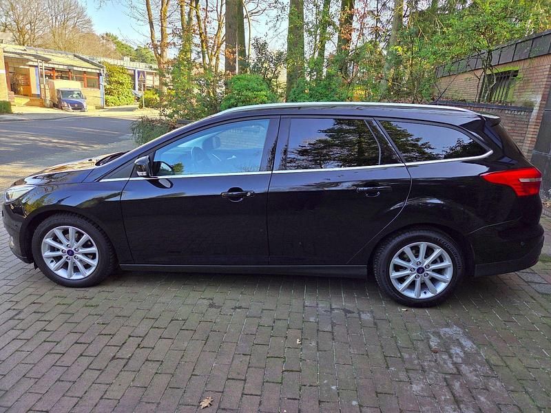 Gebraucht Ford Focus 125 PS (91 kW) 2015 Schwarz Kombi