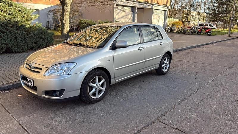 Gebraucht Toyota Corolla 110 PS (80 kW) 2005 Silber Limousine