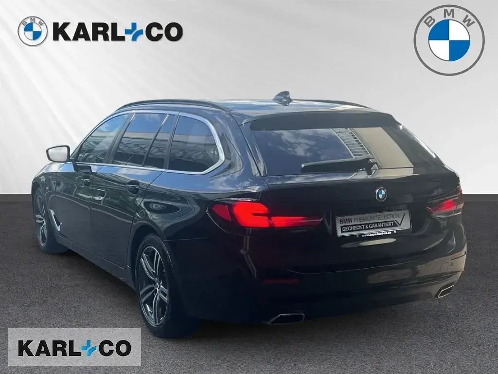 Gebraucht BMW 520 Sport Line 184 PS (135 kW) 2022 Schwarz Limousine