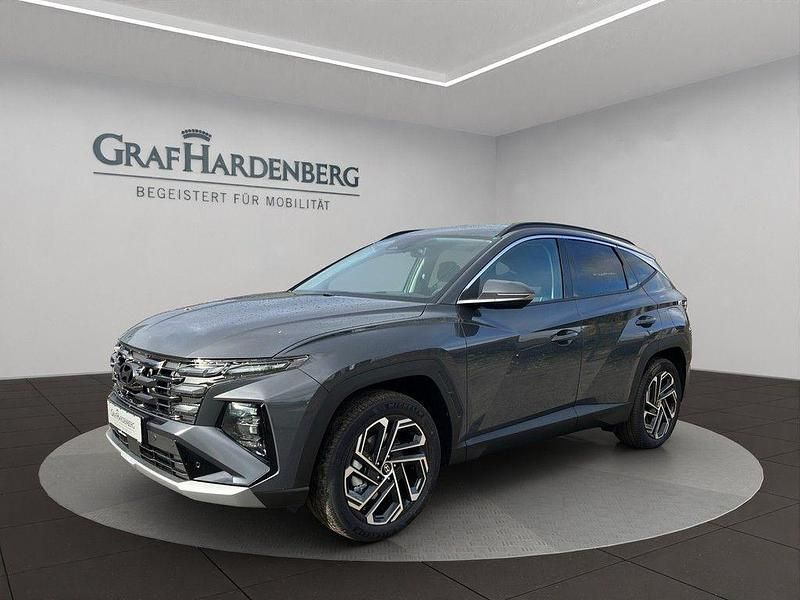 Grau Neu 2025 Hyundai Tucson Prime SUV | 45.469 € - Bild 1/4