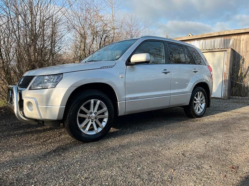 Gebraucht Suzuki Grand Vitara 129 PS (94 kW) 2008 Silber SUV