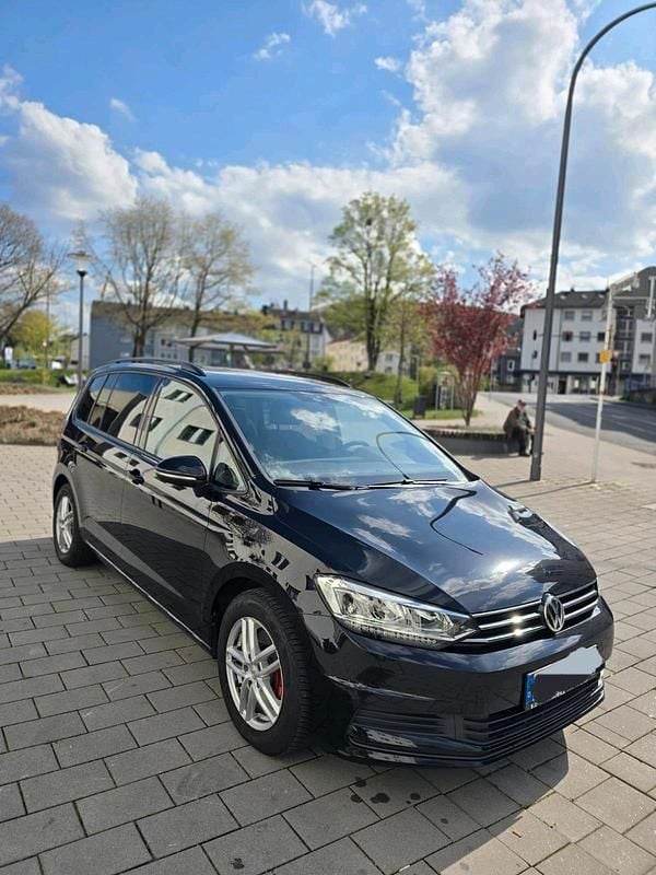 Schwarz Gebraucht 2020 VW Touran Van / Kleinbus | 17.300 € (Superpreis) - Bild 1/4